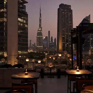 Four Seasons International Financial Centre Отель